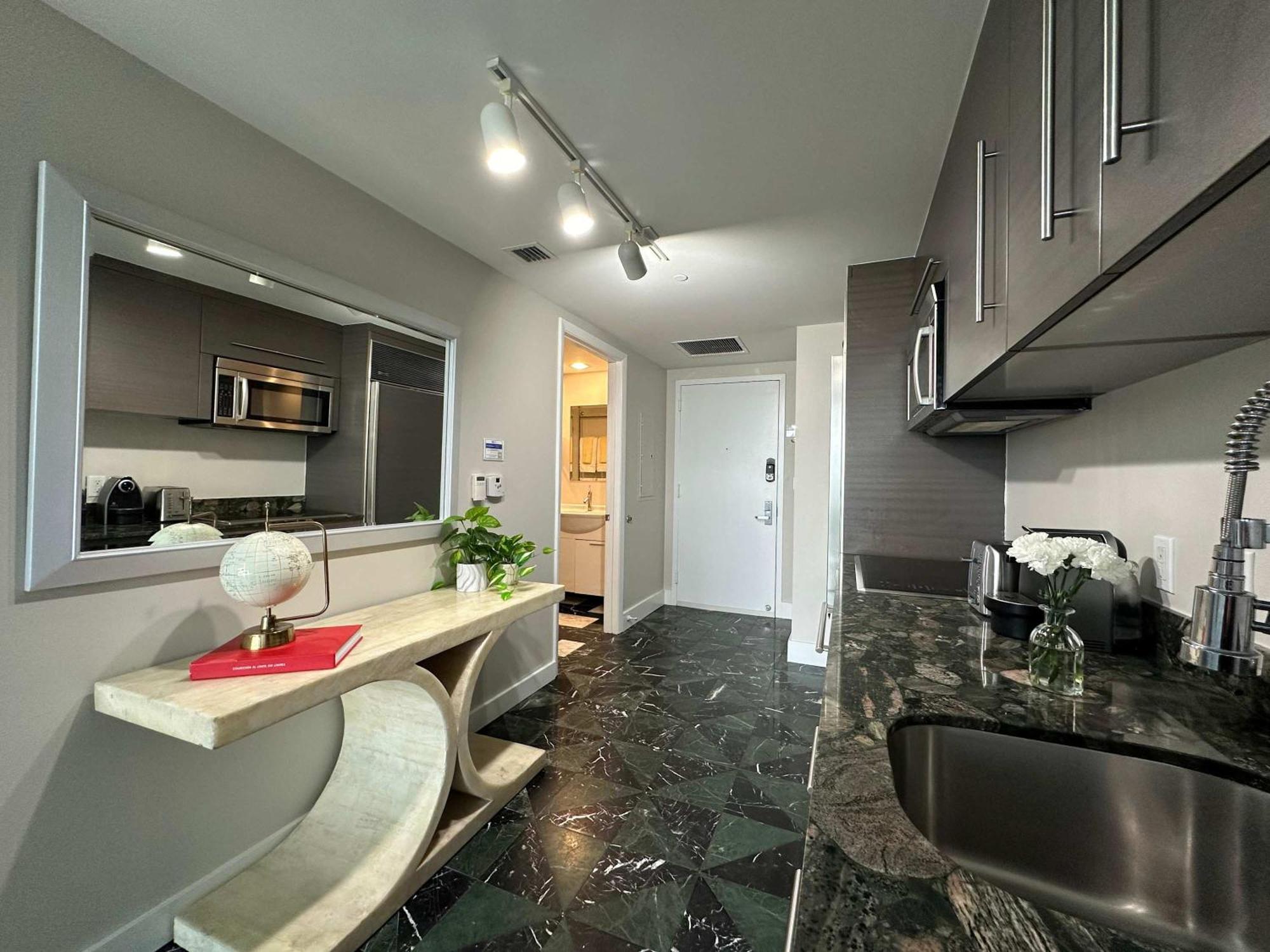 Mvr - Live The Icon Brickell Dream * Miami